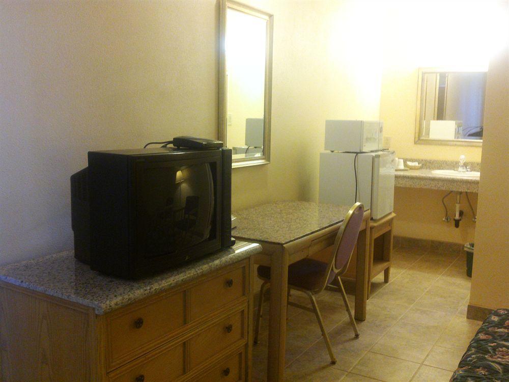 Sunstar Inn Los Banos Exterior photo